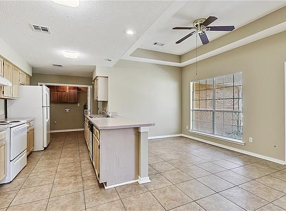 3rd image of 181 W Cherrywood Ln
