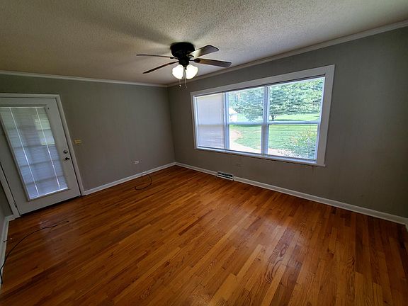 3rd image of 3217 Old Knoxville Hwy