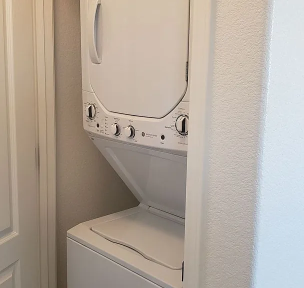 2110 Sahara Dr — Photo 6