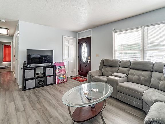 4th image of 806 Bellows Dr