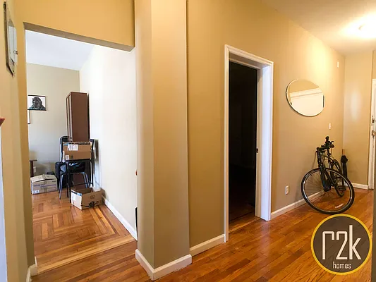 Rented by Realty 2000 Corp | media 22