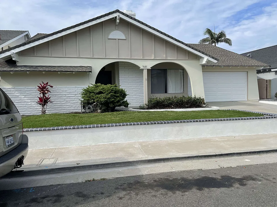 9601 Indian Wells Cir