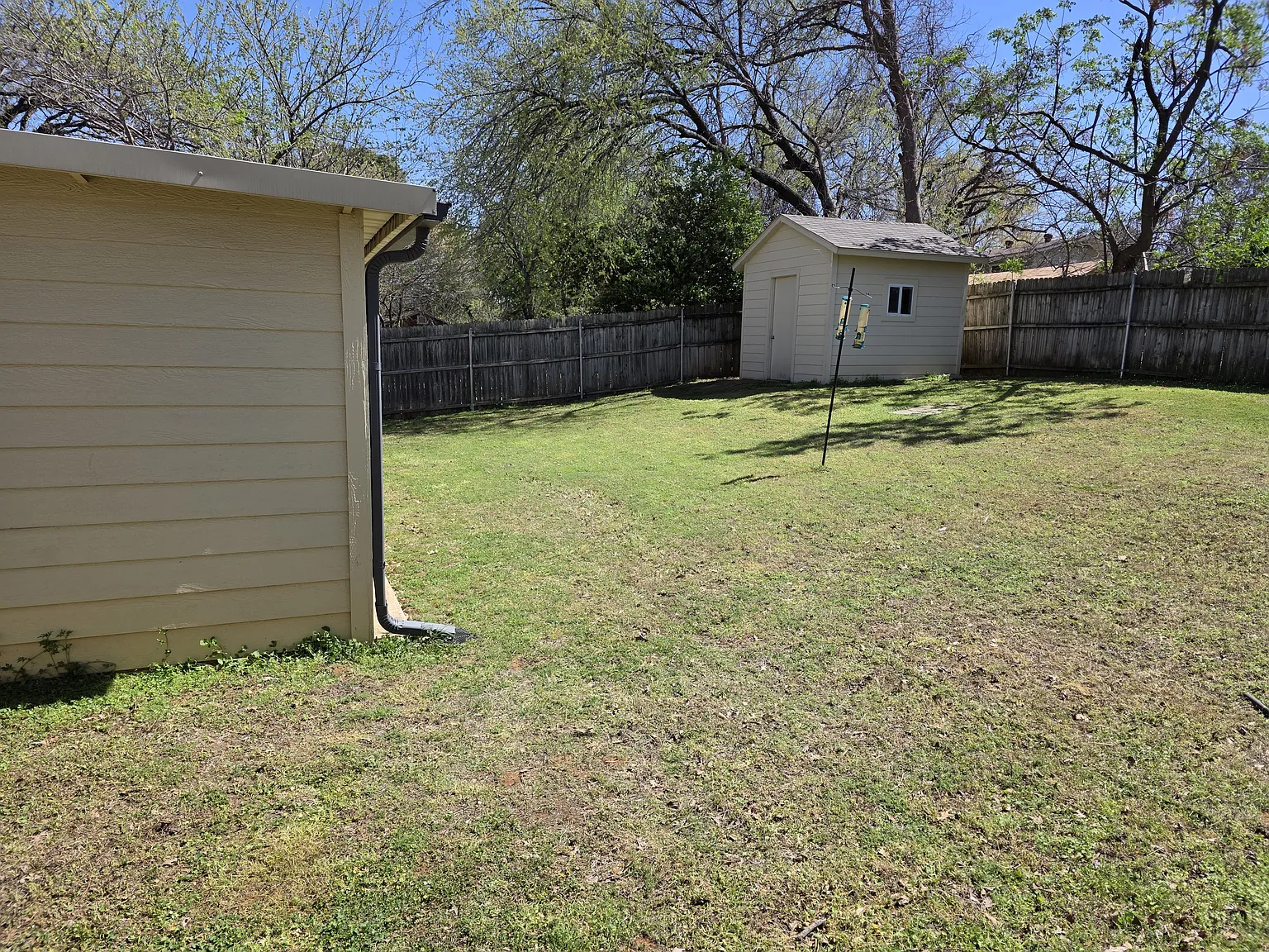 3 bed, 1.5 bath, 1356 sqft, $2,600 — Photo 3