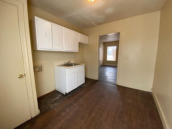 3rd image of 910 N Hollywood St #936