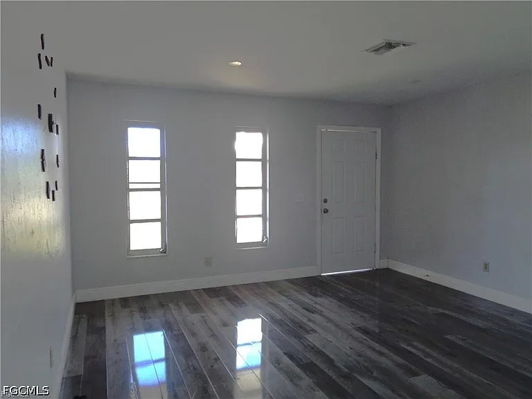 1939 SE 15th Pl #A — Photo 2