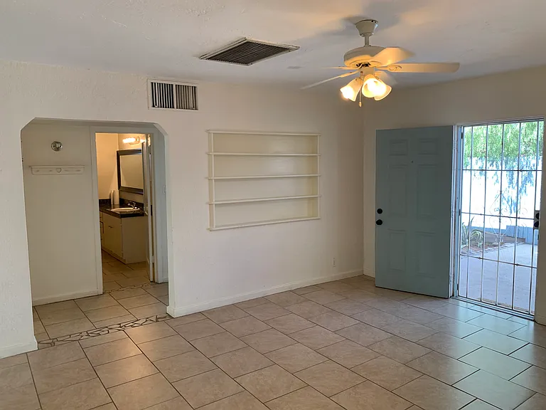 1005 E Water St #2 — Photo 5