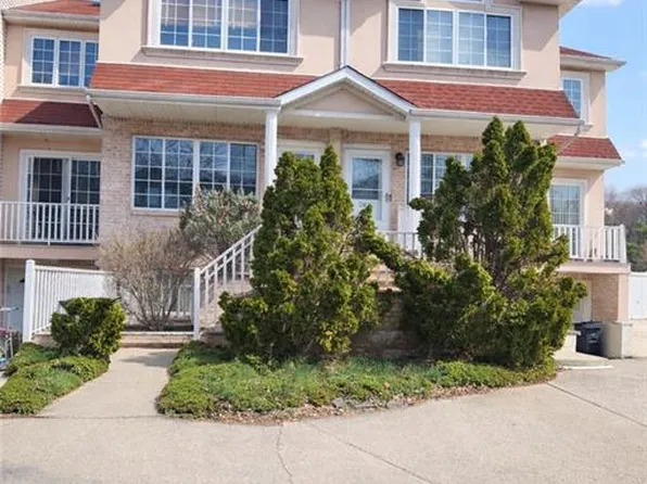 205 Essex Dr, Staten Island, NY 10314