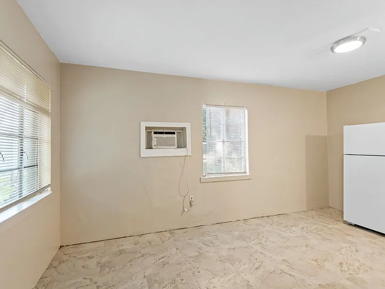 1519 Carmel Ave — Photo 6