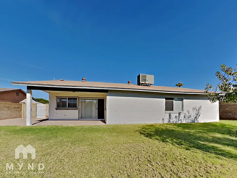 725 W Utopia Rd — Photo 15