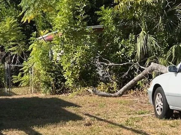 9142 Suncrest Blvd, Seminole, FL 33777