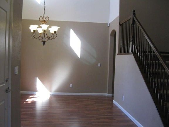 5th image of 1539 Pond View Dr