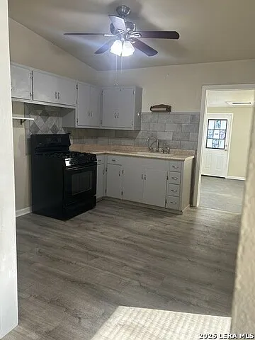 3 bed, 1.0 bath, 1018 sqft, $1,400 — Photo 4