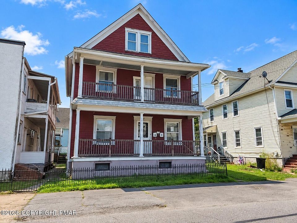 1st image of 740 Orchard St
