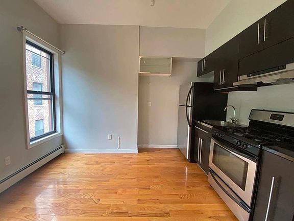 3rd image of 515 W 158th St #3E