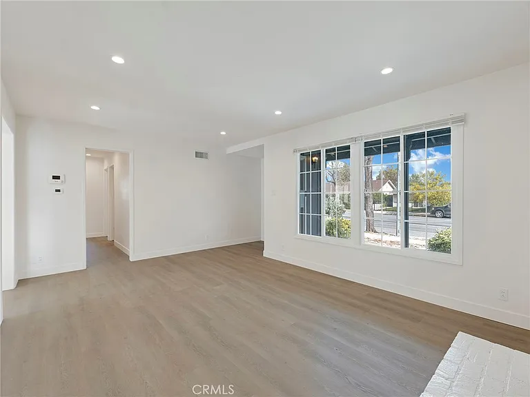 22222 Vanowen St — Photo 6