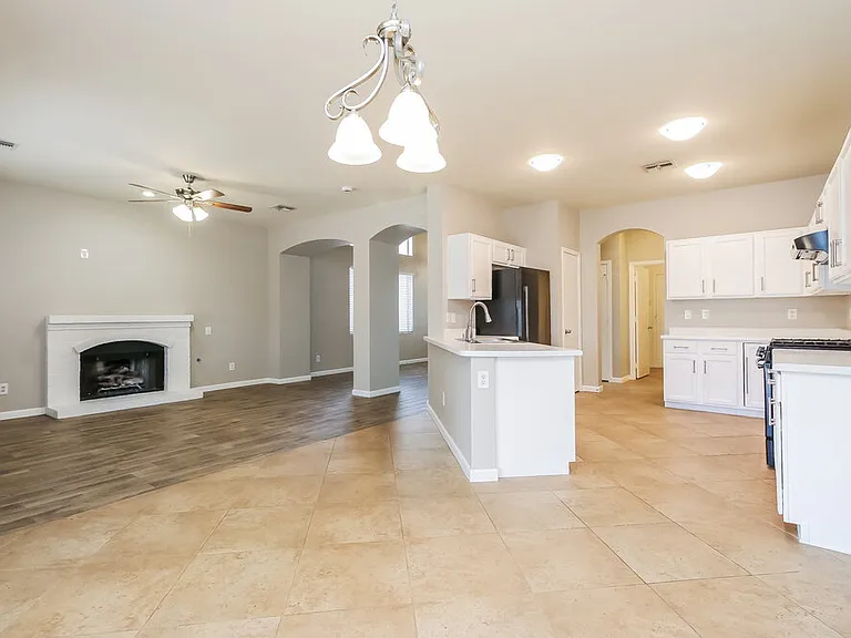 4711 E Silverwood Dr — Photo 7