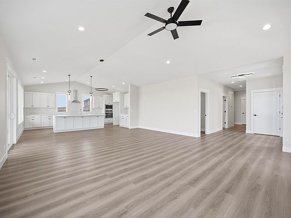 5th image of 2323 Lariat Ln