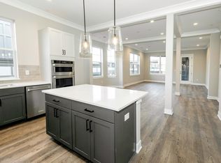 920 Veterans Way #301, Carmel, IN 46032