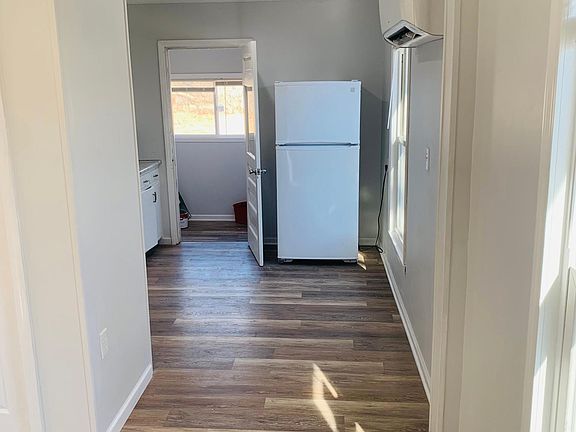 4th image of 610 Lena Ave