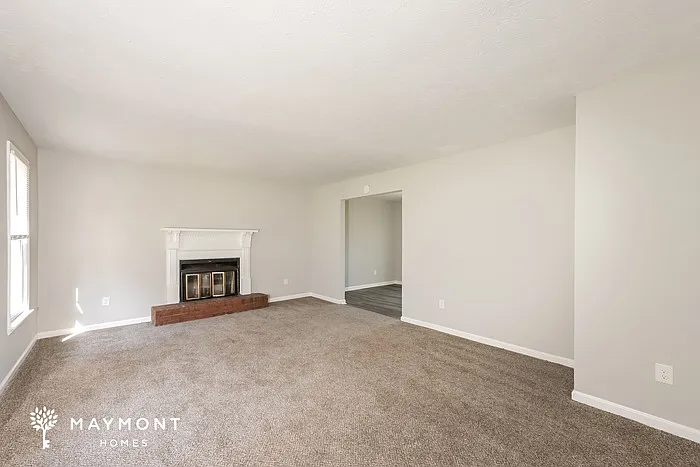 5 bed, 4.5 bath, 2300 sqft, $2,245 — Photo 4