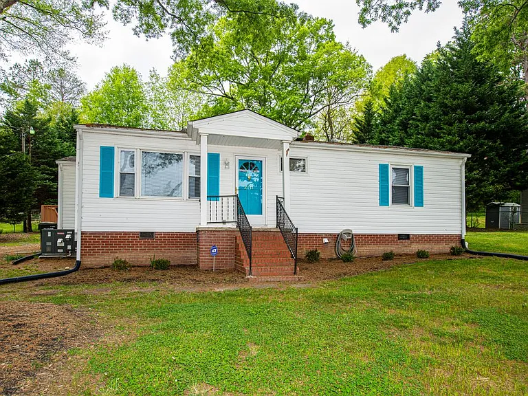 2711 Springbrook Cir #2711 — Photo 1