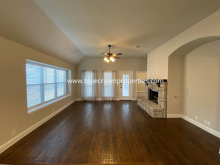 5211 Pentridge Dr — Photo 7