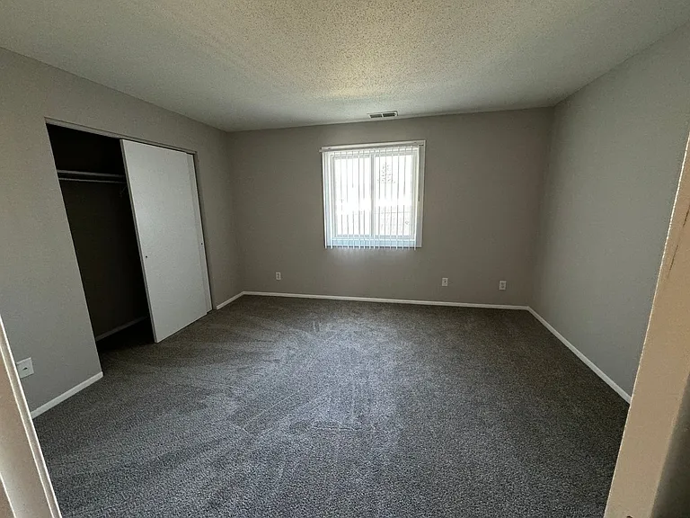 Coventry Court West Apartments — Photo 56