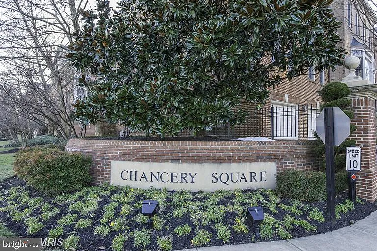 10501 Chancery Ct — Photo 27