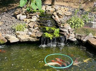 404 Hammond Ave, Mt Carmel, TN 37645