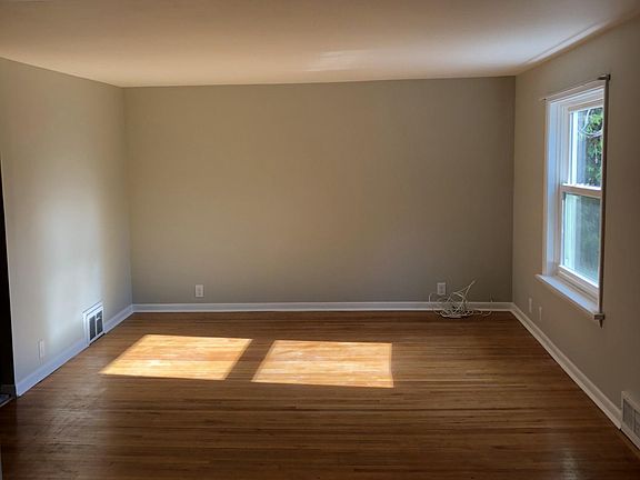 3rd image of 87 S Lincoln Ave
