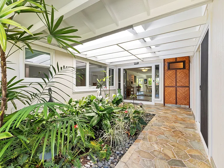 748 Mokapu Rd — Photo 24
