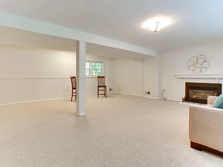 9112 Santayana Dr — Photo 22