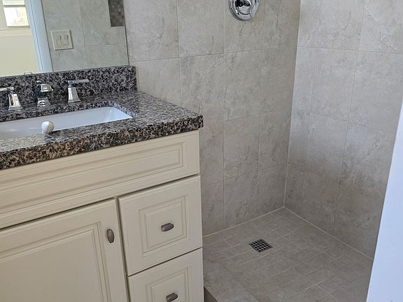 5th image of 3530 NE 23rd Ave APT 4