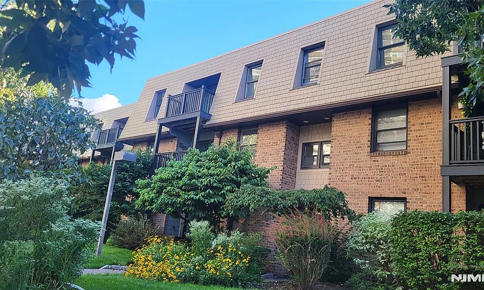 1st image of 560 North Avenue #K