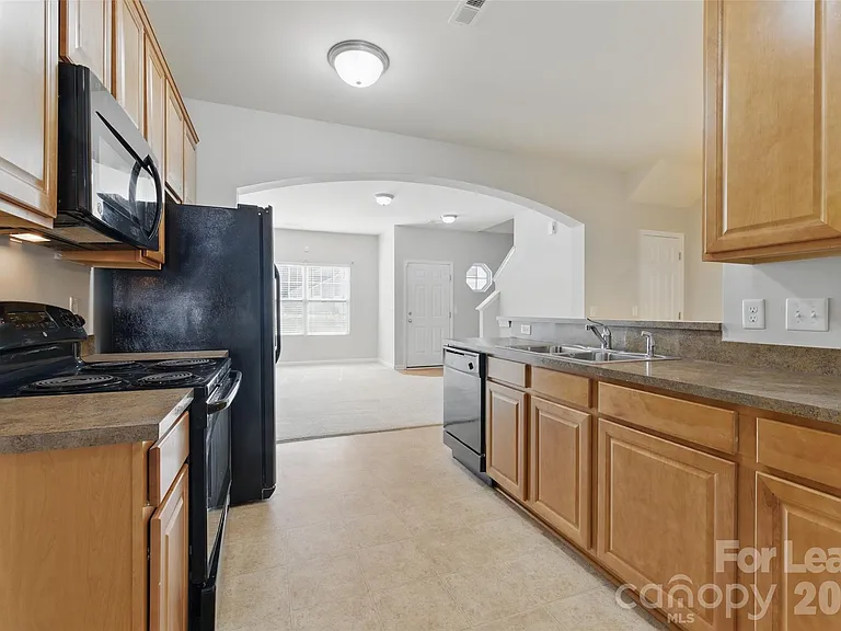 4226 Lotts Pl — Photo 10