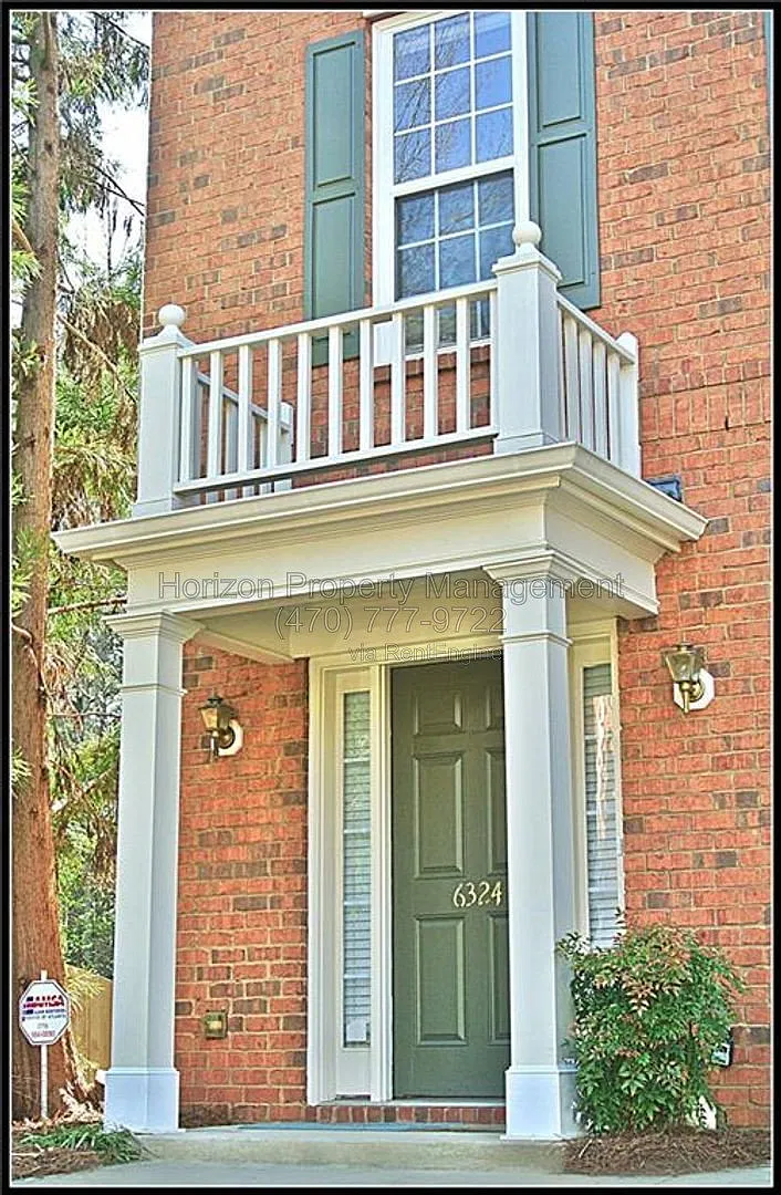 4 bed, 2.0 bath, 1690 sqft, $2,395 — Photo 2