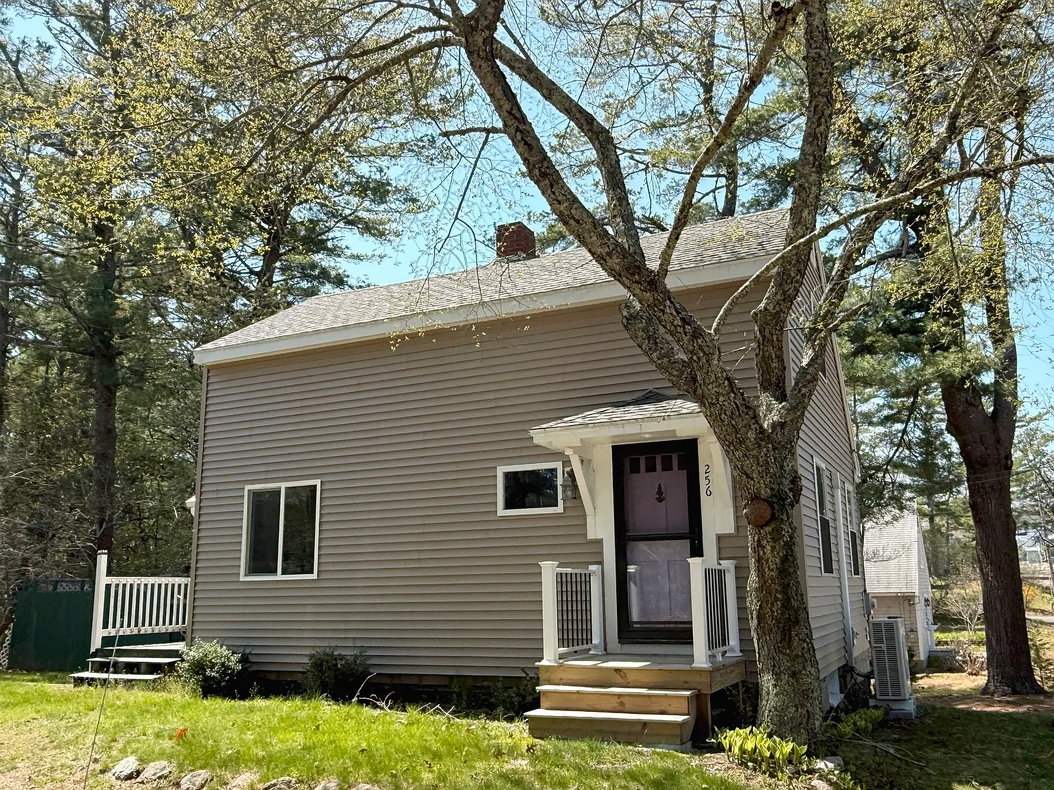 3 bed, 1057 sqft, $3,500 — Photo 2
