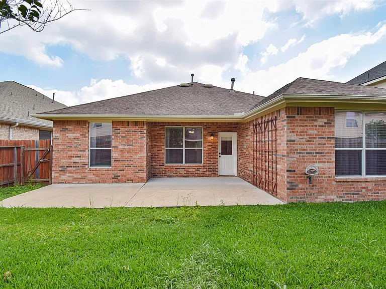 17911 Serene Shore Dr — Photo 44