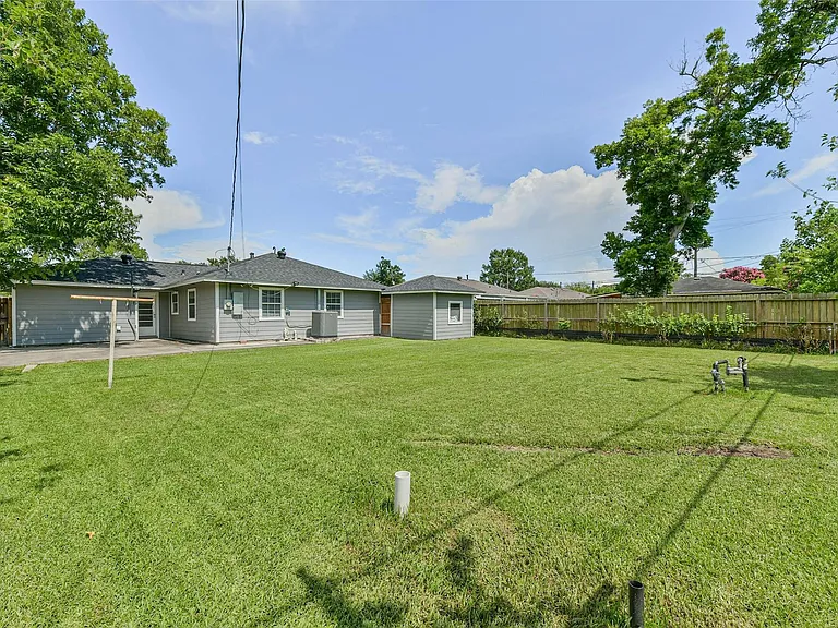 938 Vivian Ave — Photo 24