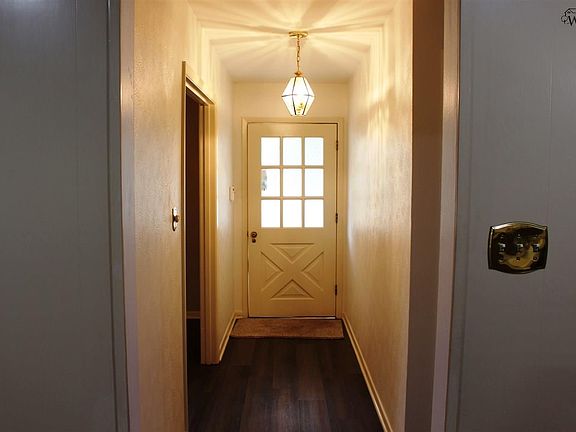 2nd image of 904 W Bois D Arc St