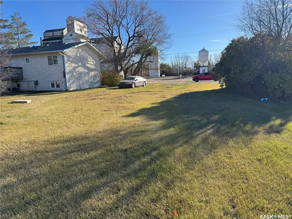 507 Railway Avenue, Cut Knife, SK S0M 0N0