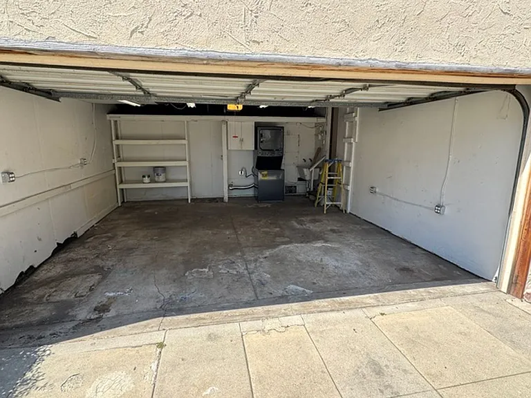 Eucalyptus 2501 & 25th St 455 — Photo 31