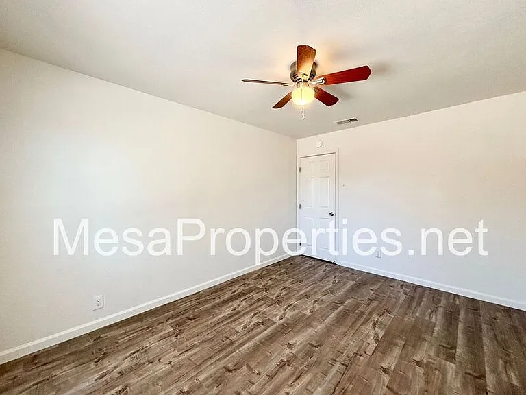 820 Caliente Dr — Photo 16