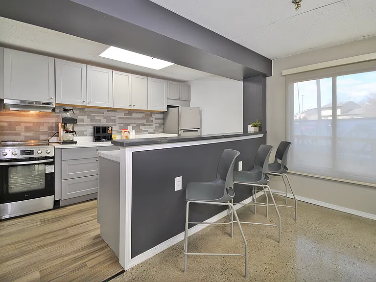 Highland Towers - Senior Living 55+ — Photo 14