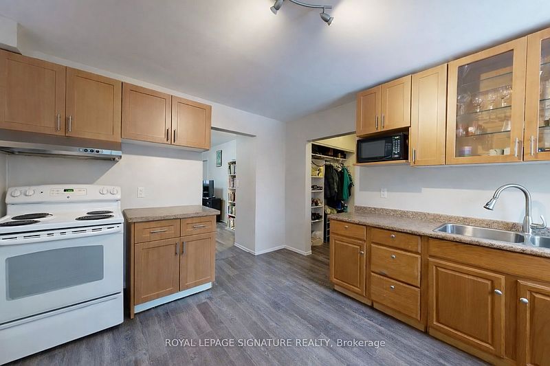 Toronto House for rent - 2 Bedrooms — photo 3