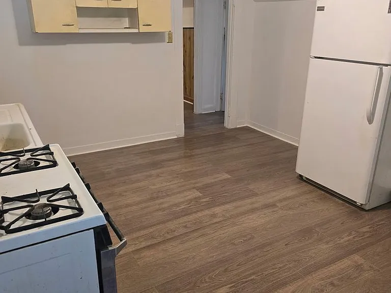 216 Charles St — Photo 10