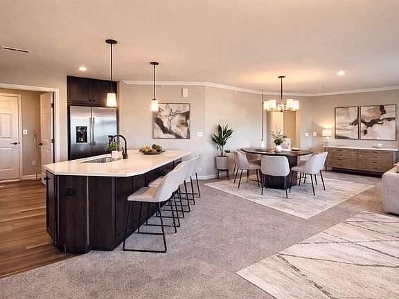 3rd image of 614 River Rdg