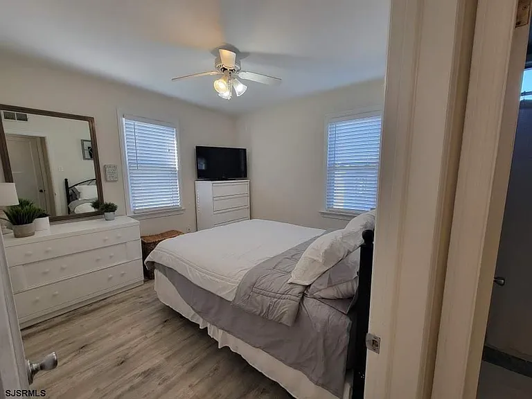 209 N Granville Ave — Photo 17