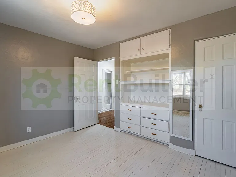 411 Wellesley Dr SE #A — Photo 14