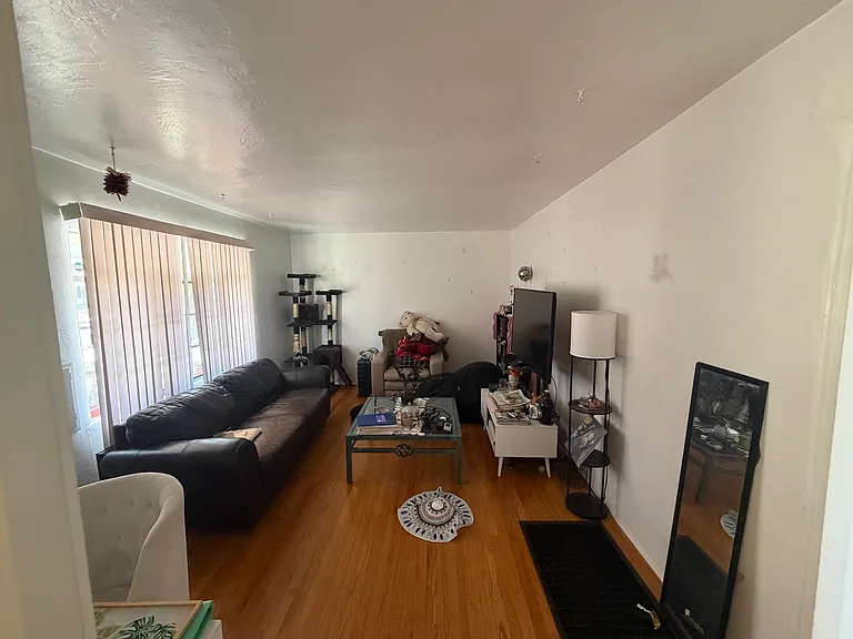 703 Washington St NE — Photo 3